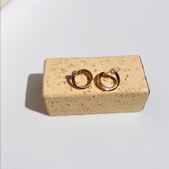 Stud Earrings 18k Gold Plated | Modern Hoop Design with Zircon - Picture 3 of 9